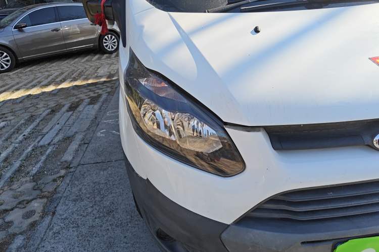 Used Ford Transit 2019 2.0T Gasoline Multi-Purpose Commercial Vehicle Mid-Drive Mid-Roof 6-Seater China VI Standard