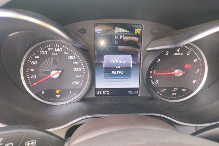 Used Mercedes-Benz GLC 2017 GLC 260 4MATIC Luxury Model