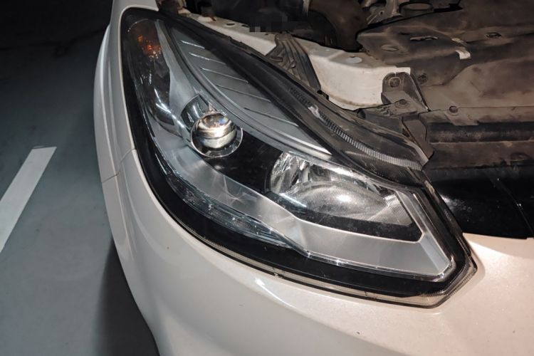 Used JMC Yusheng S350 2017 2.0T Automatic 2WD Diesel Luxury Version with Sunroof 5 Seats