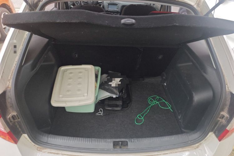 Used Skoda Rapid Spaceback 2016 Revised Version 1.6L Automatic Front-Drive Edition Trunk