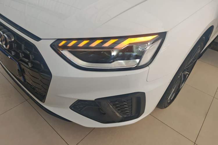 Used Audi A4L 2022 40 TFSI Luxury Dynamic Model
