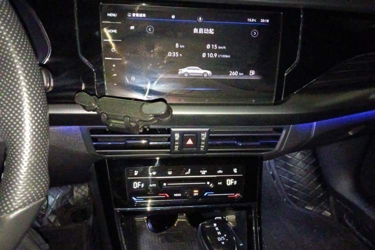 Used Volkswagen Passat 2022 330TSI Starry Luxury Edition Audio And AC Panel