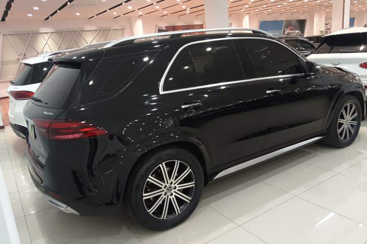 Used Mercedes-Benz GLE 2024 Refreshed GLE 350 4MATIC Stylish Edition Rear Right 45 Deg