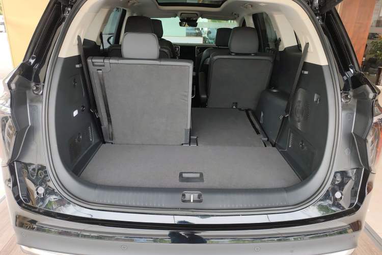 Used Hongqi HS7 PHEV 2024 2.0T PHEV Four-Wheel Drive Flagship Edition 6 Seats