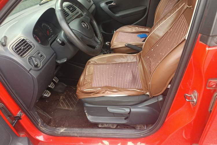 Used Volkswagen Polo 2014 1.4L Manual Fashion Edition