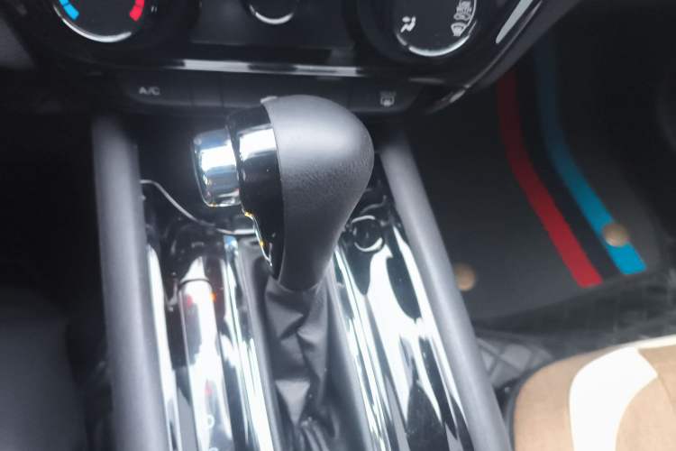 Used Honda Vezel 2017 1.8L CVT Front-Wheel Drive Pioneer Edition Gear Lever