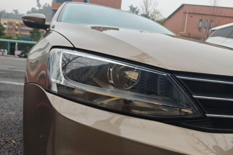 Used Volkswagen Sagitar 2018 180TSI DSG Prestige Edition Right Front Headlight