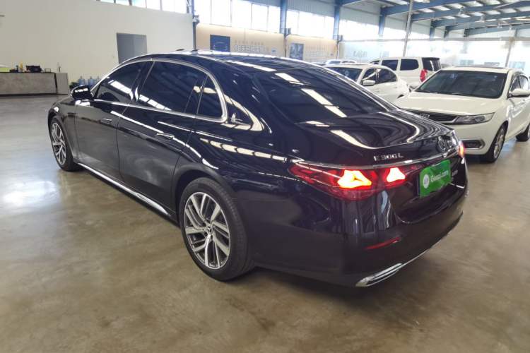 Used Mercedes-Benz E-Class 2024 Refresh E 300 L Stylish Edition
