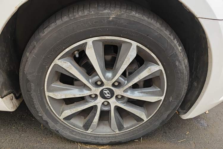 Used Hyundai Sonata 2013 2.4L Automatic Leading Edition China IV Standard