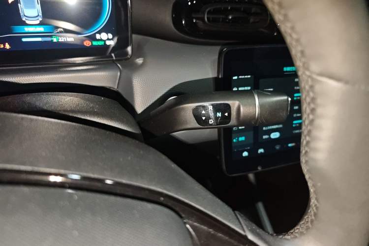 Used Leapmotor T03 2020 400 Luxury Edition Gear Lever