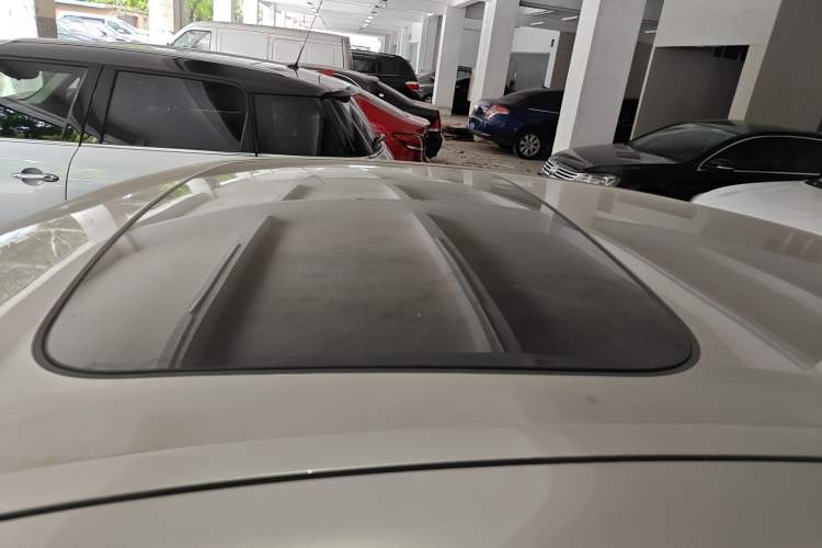 Used BMW 5 Series 2014 520Li Elegant Model
