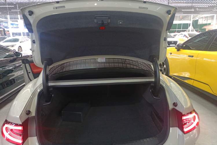 Used Xiaomi Auto SU7 2024 Rear-Drive Long-Range Intelligent Driving Version
