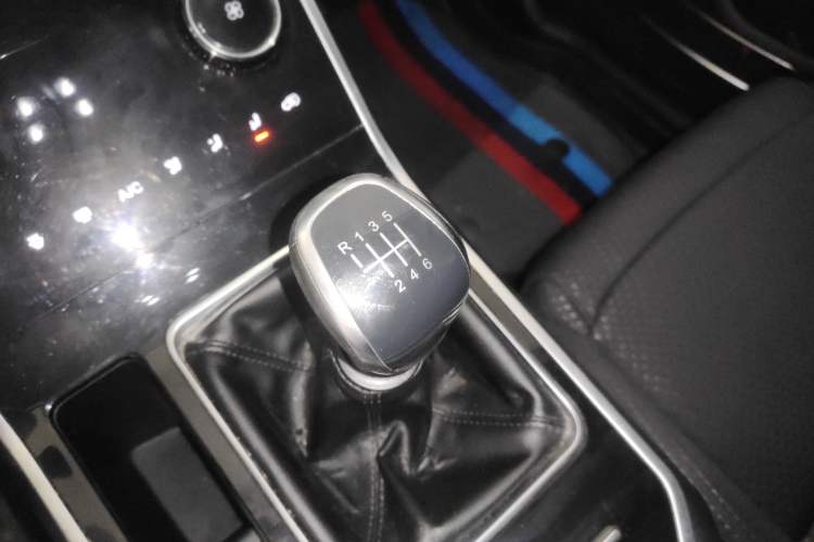 Used Chery Tiggo 8 2019 1.5 TCI Manual Fashion Edition Gear Lever