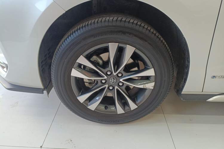 Used Toyota Granvia 2024 2.5L Hybrid Luxury Edition