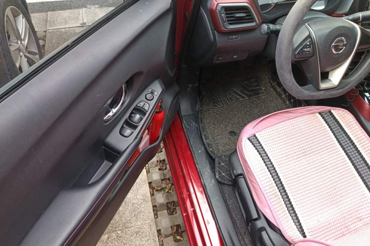 Used Nissan Lannia 2016 1.6L CVT Cool Edition Driver Seat