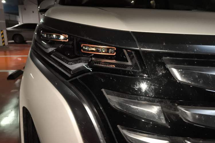 Used Denza D9 2023 DM-i 965 Luxury Model