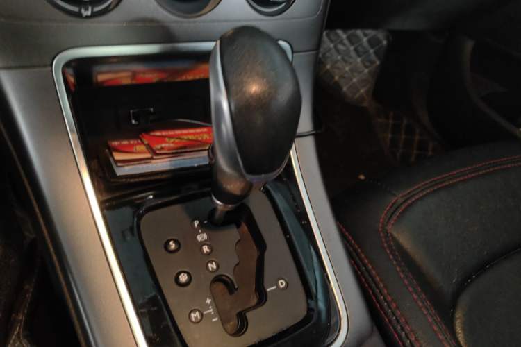 Used Citroen C4 Sega 2018 1.6L Automatic Luxury Model Gear Lever