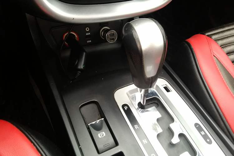 Used Bestune X80 2013 2.0L automatic comfort version Gear Lever