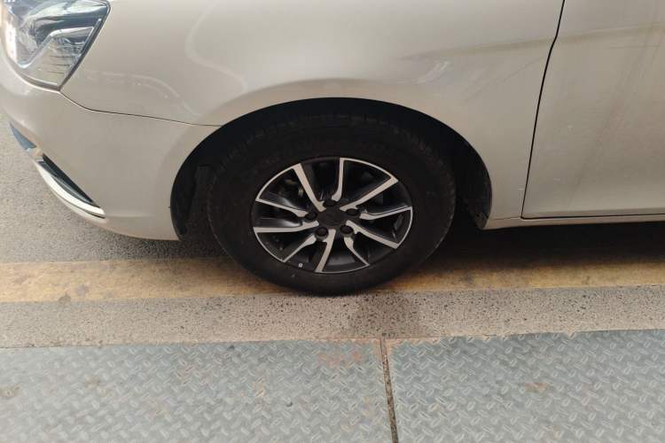 Used Geely Auto Emgrand 2019 Leading Edition 1.5L Manual Luxury Model China VI Standard Left Front Wheel Hub