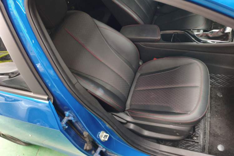 Used Buick Verano 2023 Pro GS Hunter Wind Edition Right Front Seat