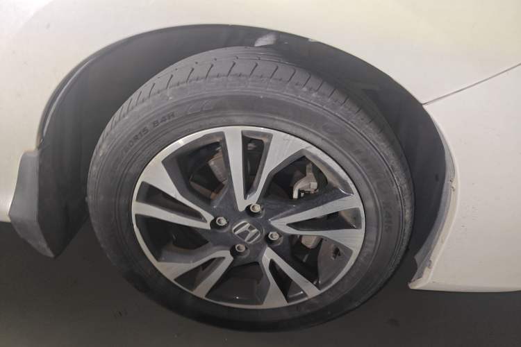 Used Honda Greiz 2016 1.5L CVT Classic Edition
