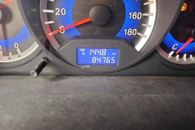 Used Suzuki Wagon R X5 2013 Luxury Edition 1.4L Standard Model Odometer Close Up