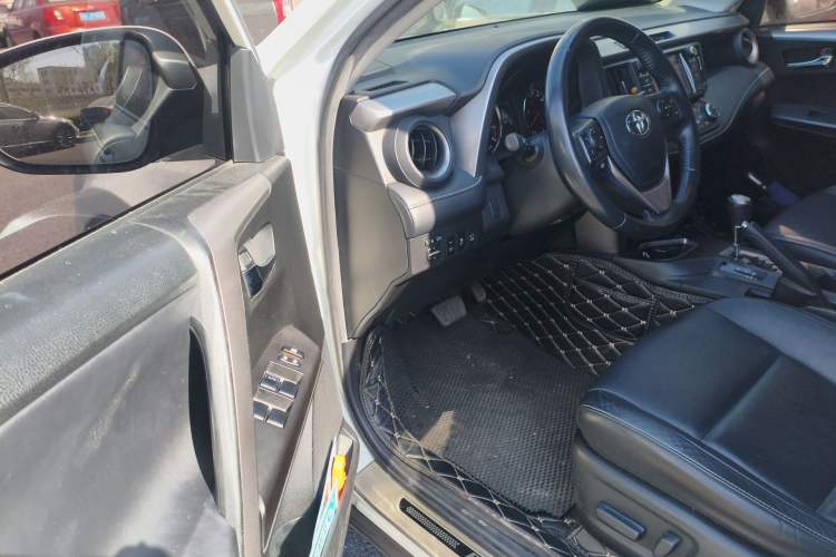 Used Toyota RAV4 2016 2.0L CVT Two-Wheel Drive Smart Edition China V Standard