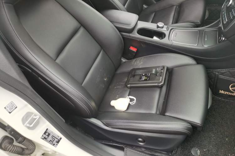 Used Mercedes-Benz CLA 2017 Facelifted CLA 200 Stylish Edition Right Front Seat