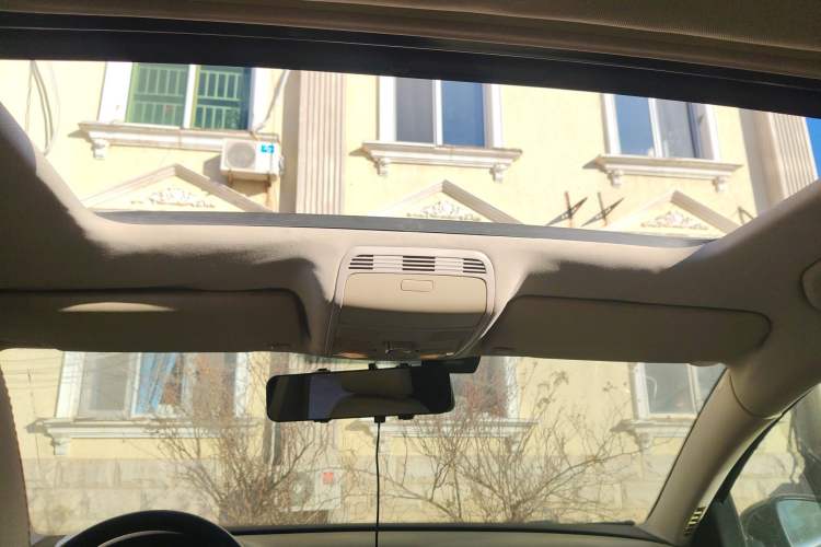 Used Volkswagen Magotan 2012 Revised Version 1.8TSI Leading Edition Headliner