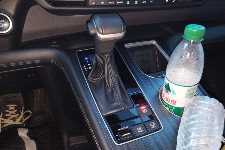 Used Toyota SIENNA 2024 2.5L Hybrid Four-Wheel Drive Prestige Edition