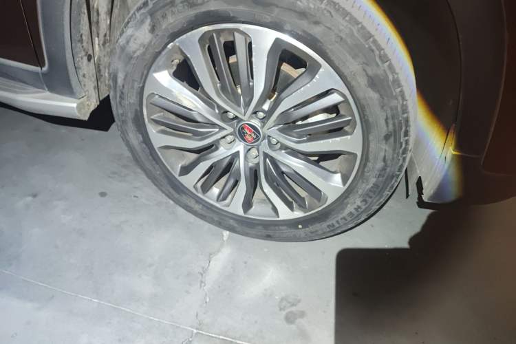 Used Roewe RX8 2018 30T Smart Connectivity All-Wheel Drive Supreme Edition
