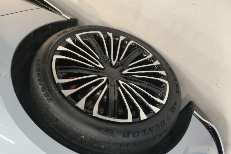 Used Avatr 12 2025 Master All-Electric Four-Wheel Drive Left Front Wheel Hub