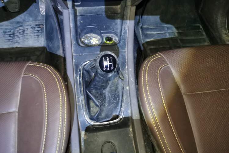 Used FAW Senya S80 2015 1.5L Manual 7-Seater Urban Edition
