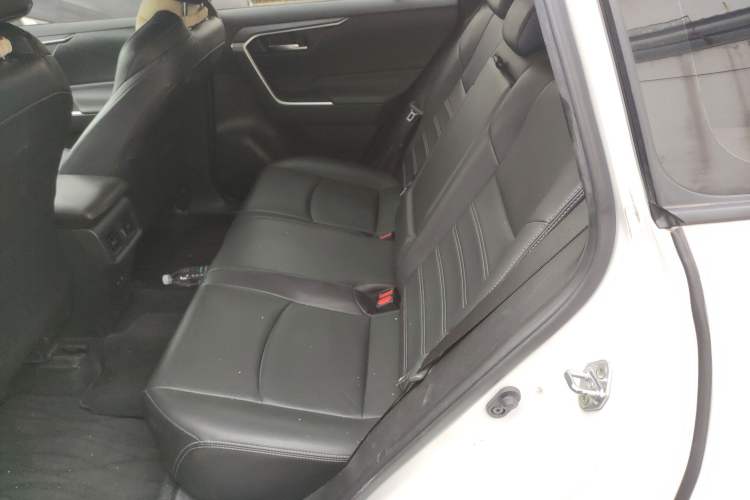 Used Toyota Wildlander 2020 2.0L CVT 4x4 Luxury Edition
