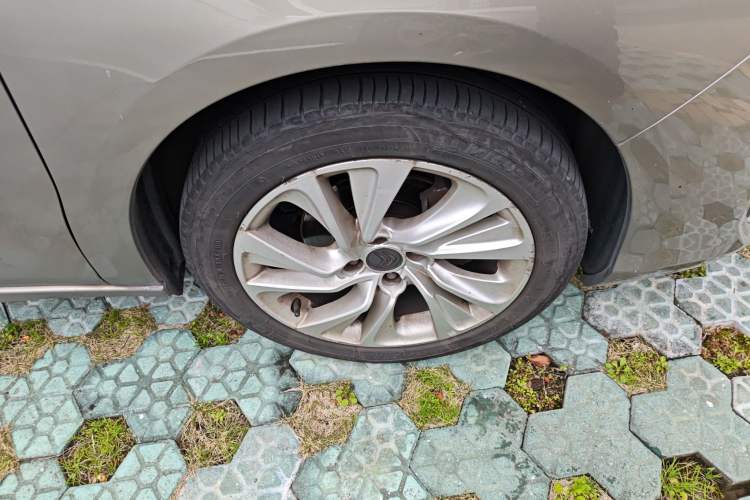 Used Citroen C4L 2014 1.6THP Intelligent Drive Automatic Dynamic Model Right Front Wheel Hub