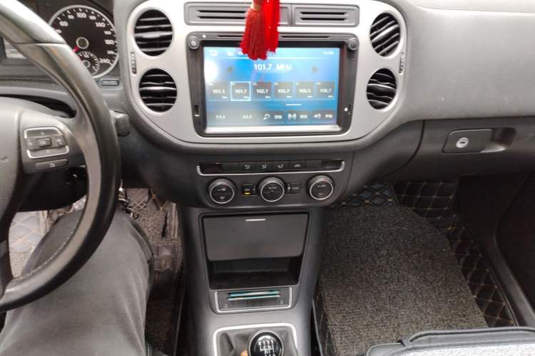 Used Volkswagen Tiguan 2015 1.8TSI Manual Two-Wheel-Drive Limited Edition
