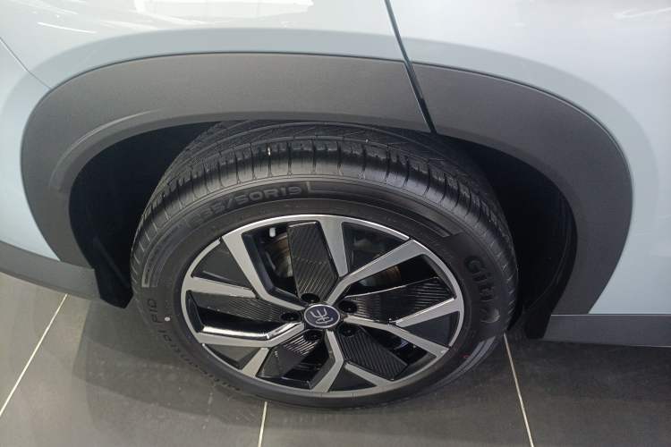 Used BYD Song L DM-i 2025 Intelligent Driving Version 160 km Beyond-Range Type