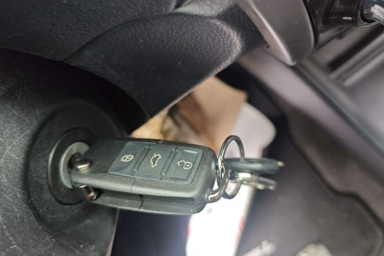 Used Toyota YARiS L Zhi Xiang 2022 1.5L CVT Leading PLUS Edition Vehicle Key