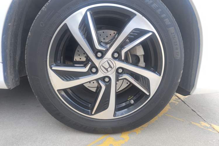 Used Honda Odyssey 2015 Revised Version 2.4L Supreme Edition