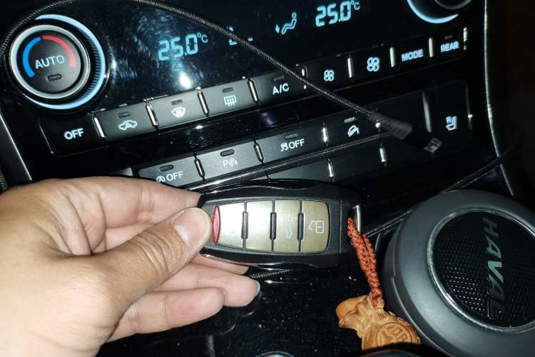 Used Haval H8 2017 2.0T Gasoline 4x4 Smart Enjoyment Version
