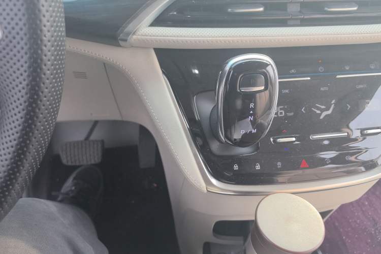 Used Buick GL8 2023 ES Lu Zun Comfort Model
