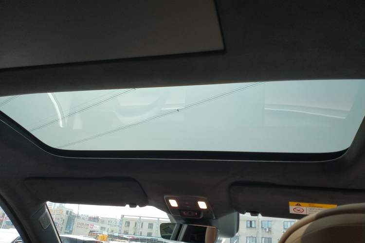 Used ONVO Luxeed L90 2025 Model—Ultra Six-Seater Version Headliner