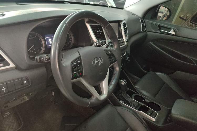 Used Hyundai Tucson 2015 1.6T Dual-Clutch Two-Wheel-Drive Smart Model
