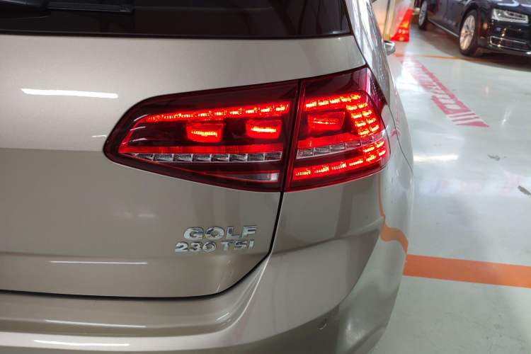 Used Volkswagen Golf 2017 230TSI Automatic Comfort Edition – Celebrating Milestone of One Million Units
