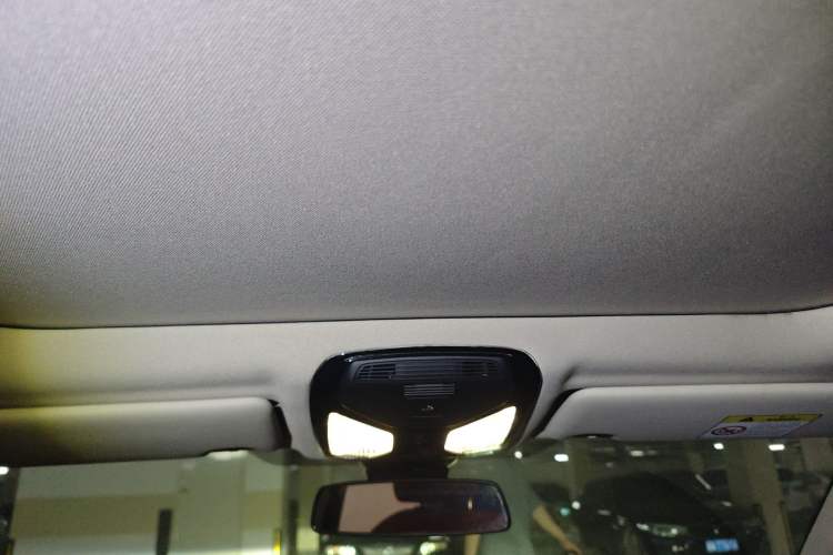 Used BMW i3 2022 eDrive 35 L Headliner