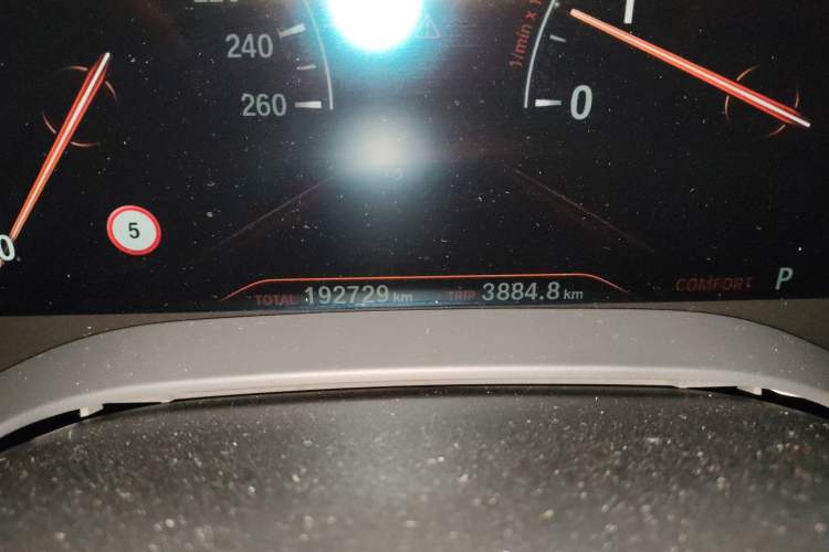 Used BMW 5 Series 2019 530Li Luxury Edition M Sport Package Odometer Close Up