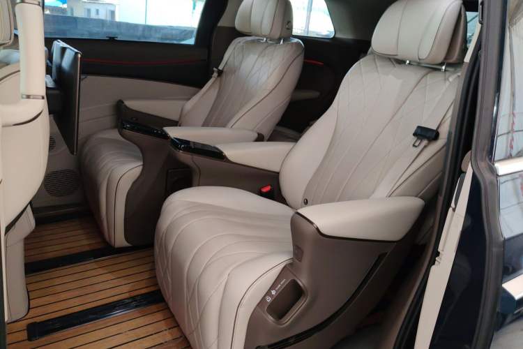 Used Denza D9 2022 DM-i 970 Four-Wheel Drive Flagship Model