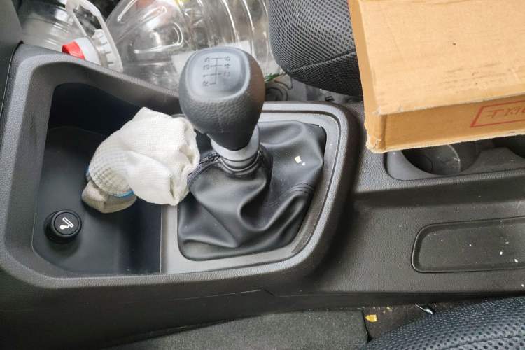 Used Wuling Hongguang V 2022 1.5L Jingqu Version Hydraulic Power Steering LAR