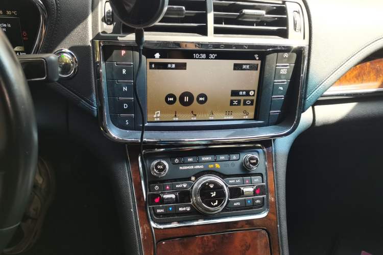 Used Lincoln Continental 2018 2.0T Two-Wheel Drive Deluxe Edition
