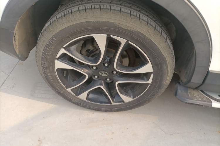 Used Soueast DX7 2016 1.5T Manual Triumph Edition
